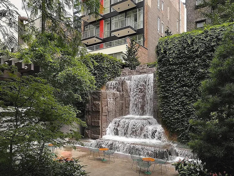 211 E 51st St #10A — Photo 9