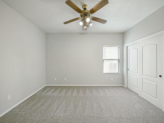 5th image of 1305 Valle Ln NW