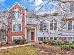 2262 Dawson Ln, Algonquin, IL 60102