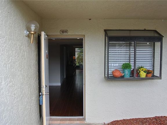 4th image of 1998 Blue Hawk Ct Unit 1611