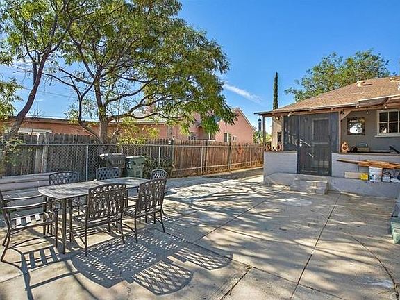 4th image of 8817 Bennett Ave