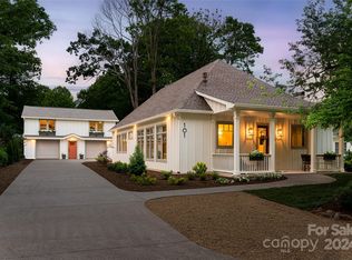 101 3rd St, Black Mountain, NC 28711