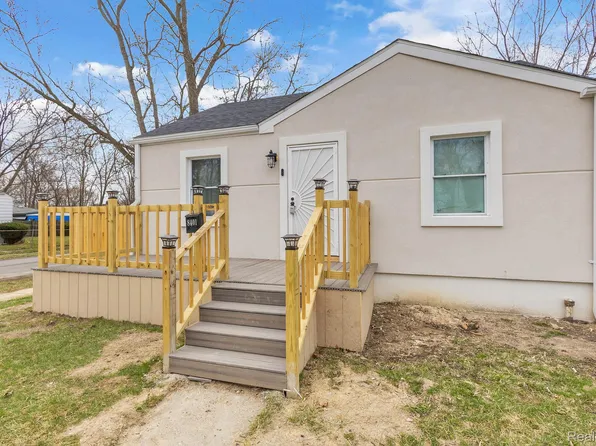 8401 Fielding St, Detroit, MI 48228
