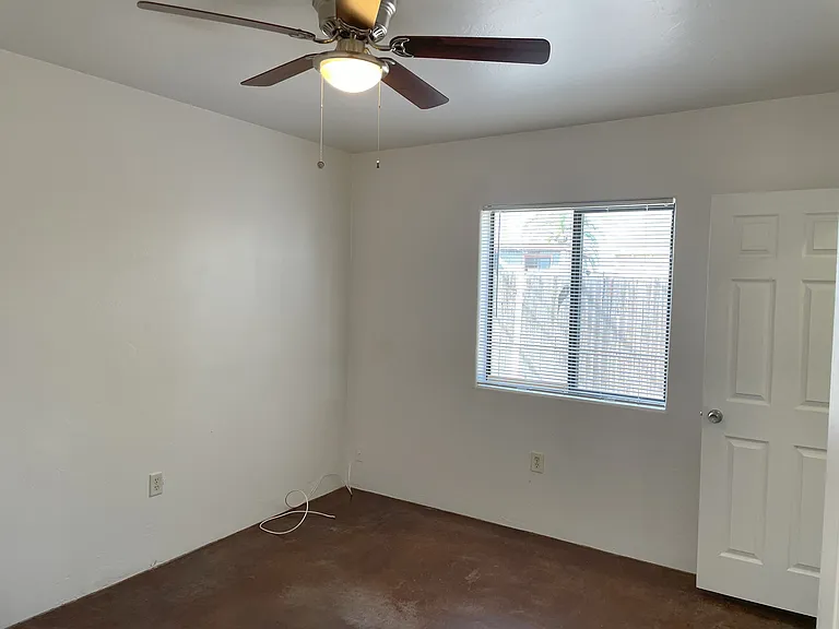 1307 W Saint Clair St #2 — Photo 20