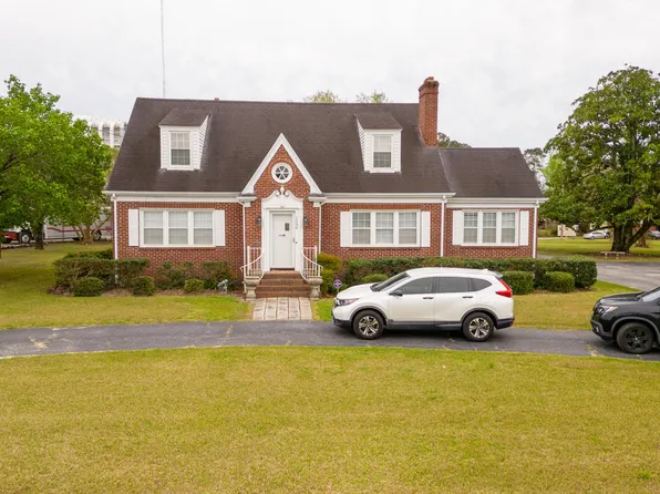 1106 E 5th Street, Tabor City, NC 28463