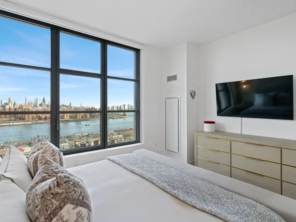 180 Front Street image 9 of 24