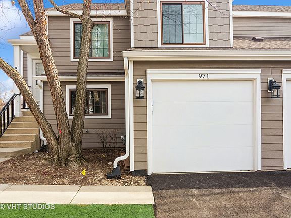 2nd image of 971 Westchester Cir #971