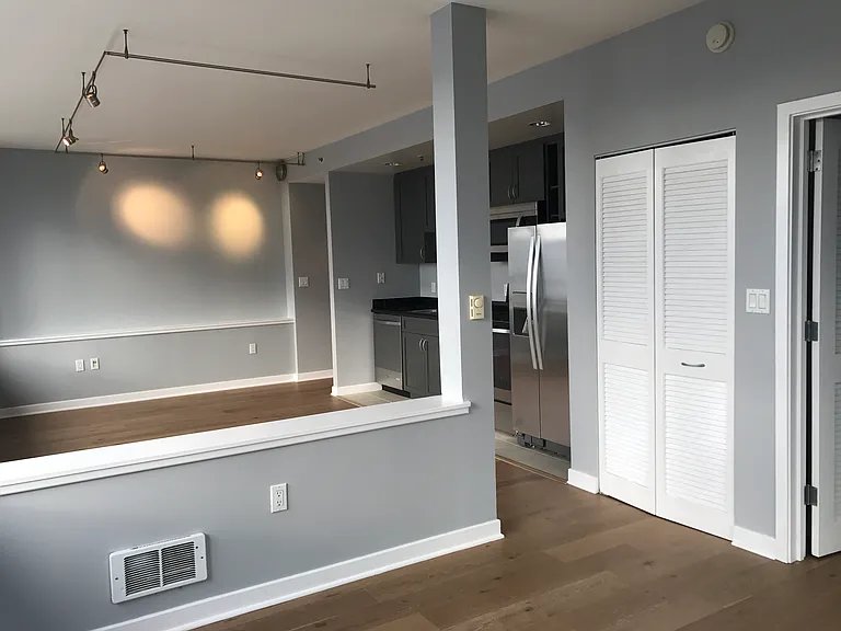 260 King St #1217 — Photo 8