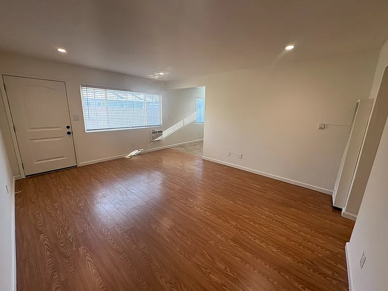 1241 Glen Ave #1241 — Photo 6