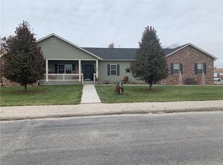 920 E Wood St, Paris, IL 61944