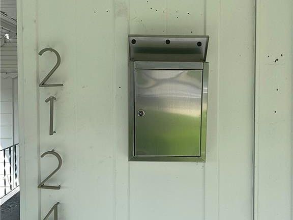 3rd image of 2124 Bellefontaine St