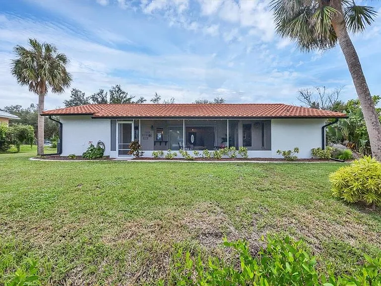 4696 Pompano St — Photo 18