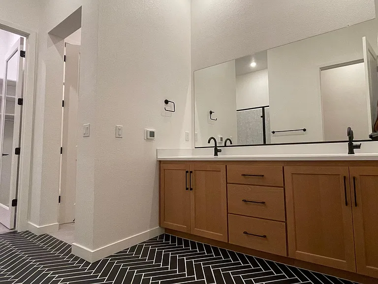 Owners Bath