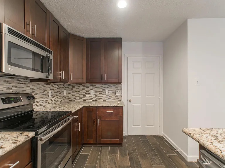 226 Blushwood Pl — Photo 12