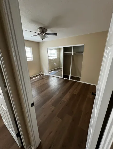 Park Apartments — Photo 6