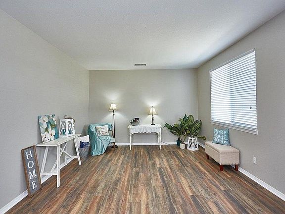4th image of 12742 Trent Pl