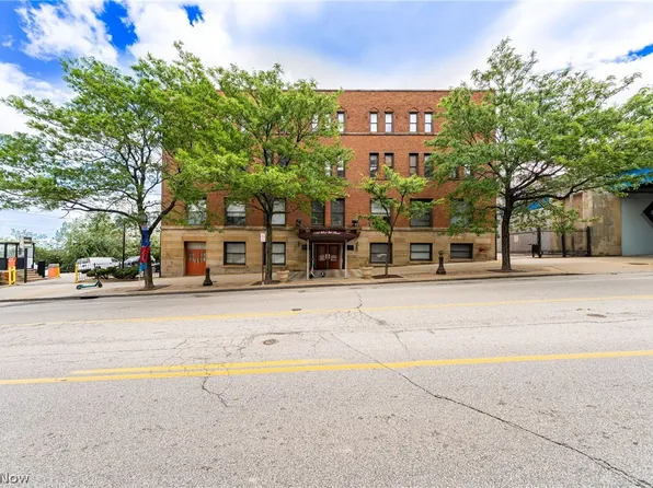1133 W 9th St APT 305, Cleveland, OH 44113
