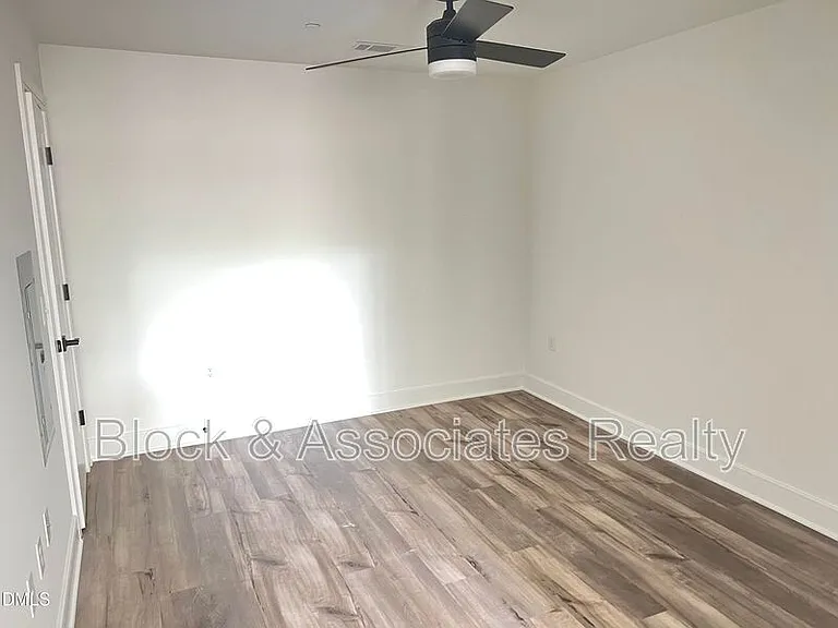 615-112 Daniels St — Photo 7