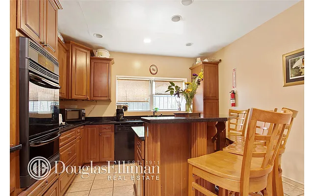 Sold by Douglas Elliman | media 16