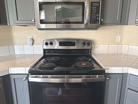 2nd image of 2513 Napoli Dr