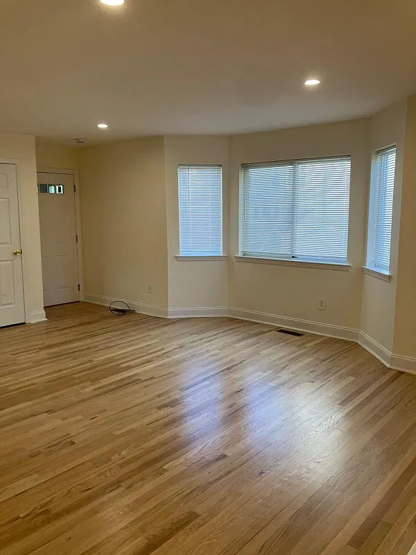 1 bed, 1.0 bath, 584 sqft, $2,350 — Photo 3