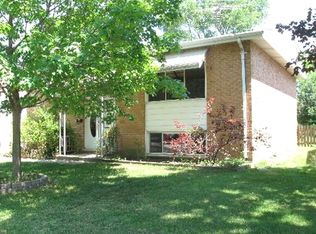 208 Albert Ter, Wheeling, IL 60090