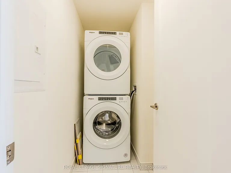 27 Korda Gate #207 — Photo 7