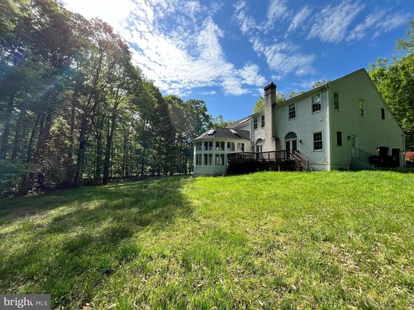 7808 Hill House Ct, Fairfax Station, VA 22039