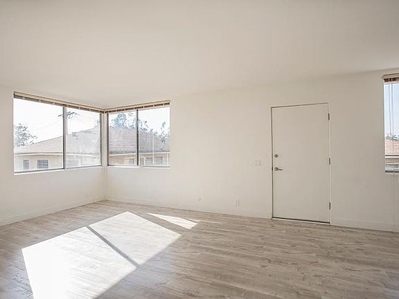 4th image of 327 Sinclair Ave APT 9
