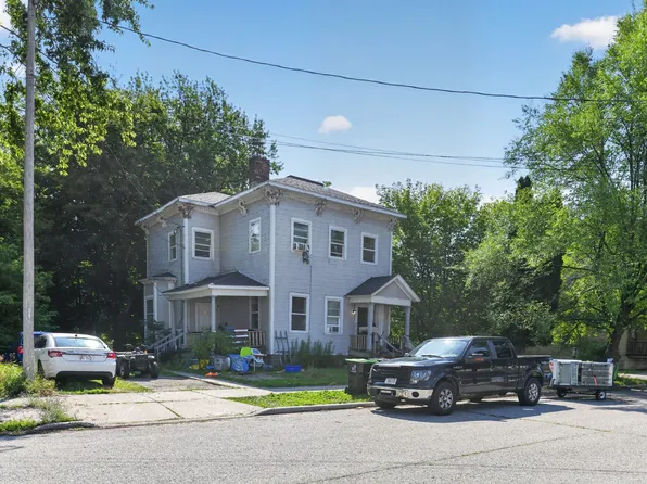 614 6th St, Menominee, MI 49858
