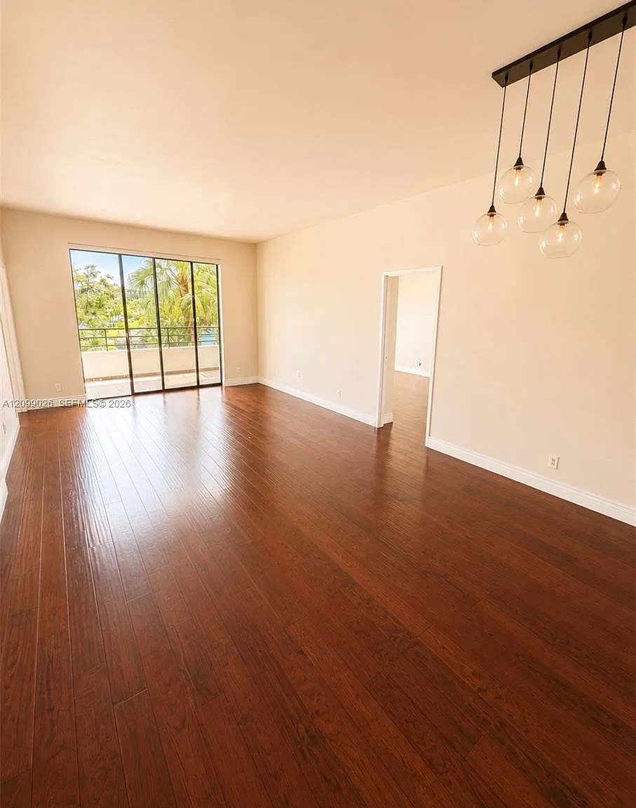 Olympus Condo Phase — Photo 2