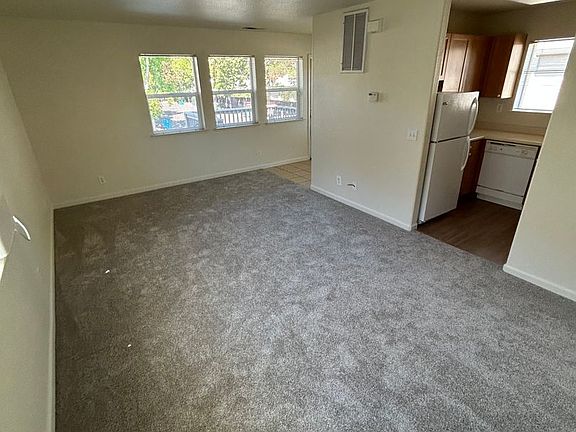 3rd image of 2127-2131 Naomi Pl #2129