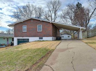 9477 Spencer St, Omaha, NE 68134