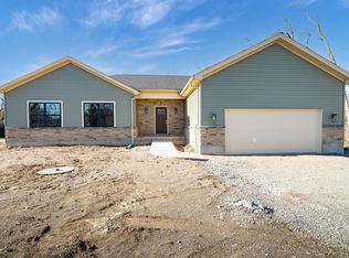 559 W Fosters Mainville Rd, Hamilton Township, OH 45039