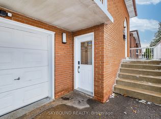 3878 Midhurst Ln, Mississauga, ON L4Z1C7