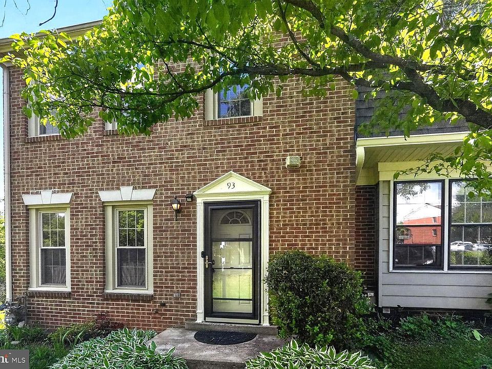 1st image of 93 Bralan Ct