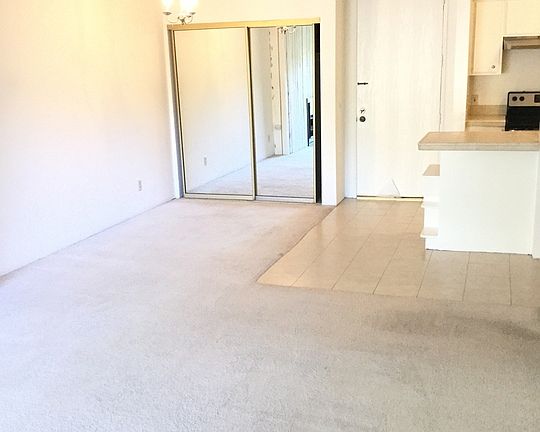 5th image of 1208 Raintree Cir