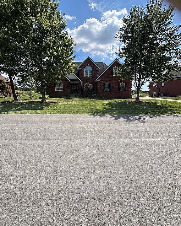 1st image of 131 Woodhill Rd