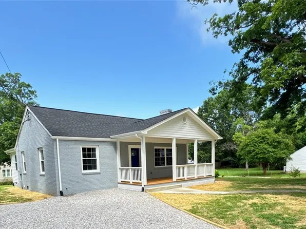 422 S 19th Ave, Hopewell, VA 23860