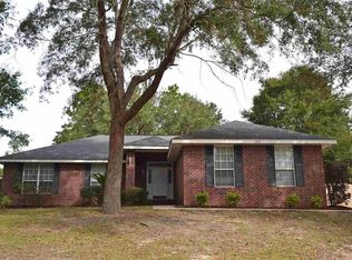 5983 Ridgeview Dr, Milton, FL 32570