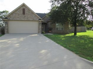 5001 Falcon Dr, Durant, OK 74701