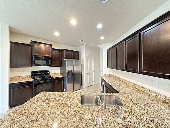 5th image of 8471 Spirit Vale Ave