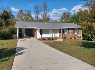 217 Quail Trl, Mount Airy, NC 27030