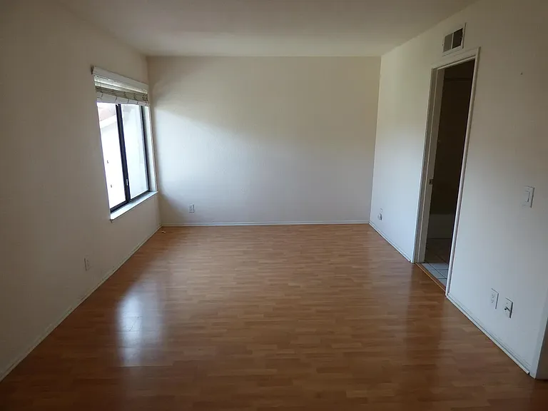 1310 Albariza Pl #3 — Photo 11