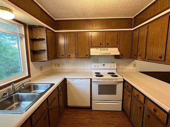 3rd image of 313 4th St NW #1