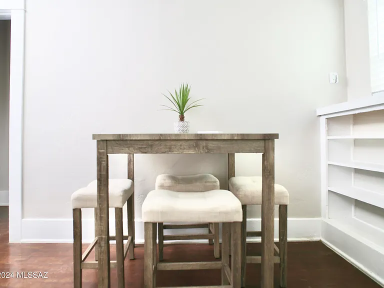 12 E University Blvd #14 — Photo 6