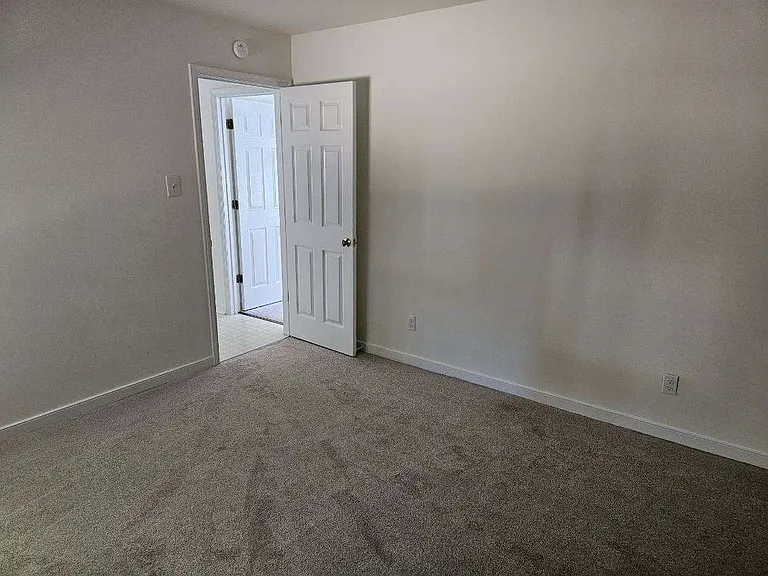 4419 Fort McHenry Pkwy — Photo 15