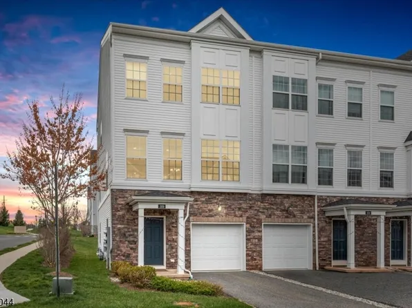 309 Saratoga Ct, Branchburg Twp., NJ 08876