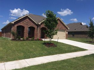 412 Acadia Ln, Forney, TX 75126