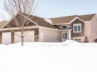 5112 Boulder Ridge Rd, Bismarck, ND 58503